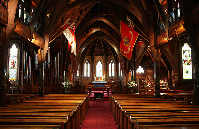 "Old St Paul's" im Innern: Richtung Altar