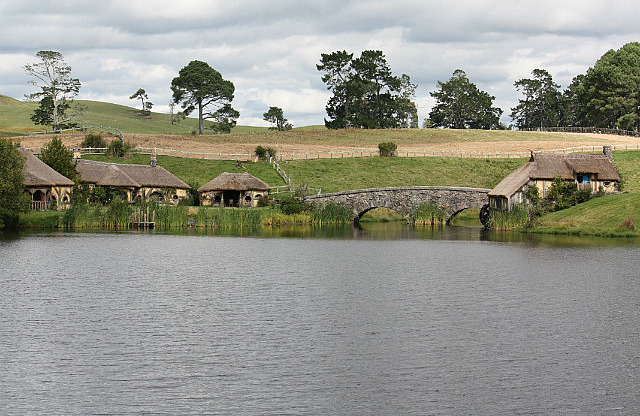 The Green Dragon, Brücke und Mühle