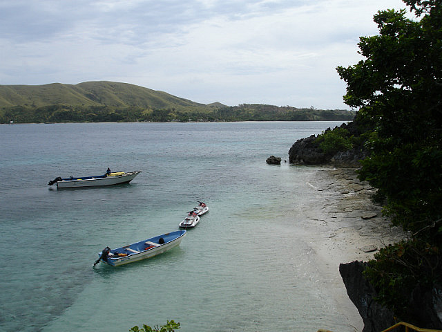 Strand vor den Sawa-i-Lau Caves