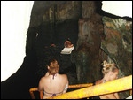 Erste der Sawa-i-Lau Caves
